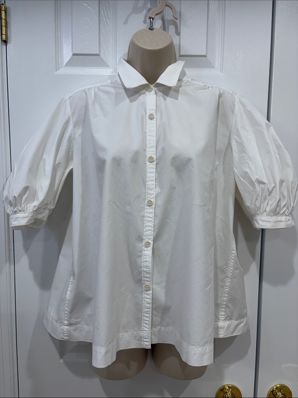 Classic White Button-Front Puff Sleeve Top